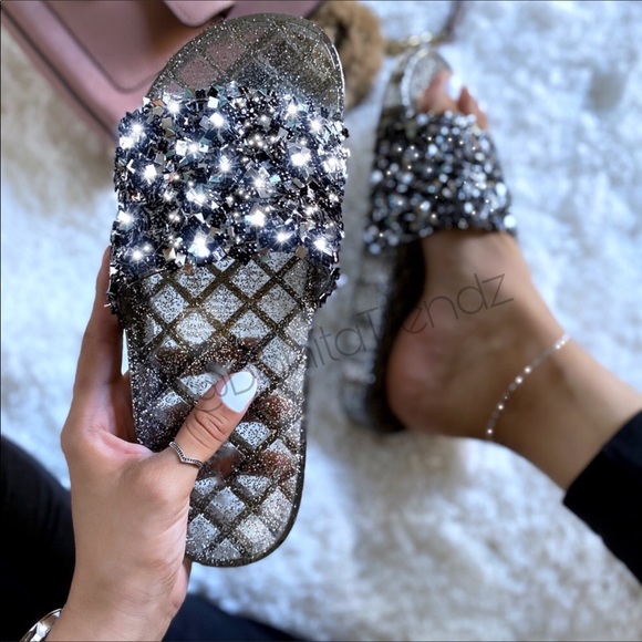weeboo Shoes - 💕NIB Black Embellished Slide Sandals💕